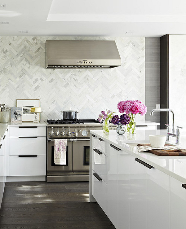 white-kitchen-with-purple-flower-arrangements