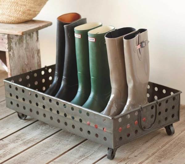 Entryway boot tray