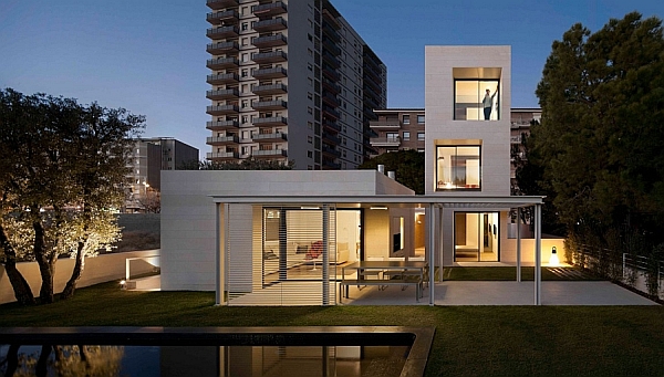 Modern Minimalis Residence in Barcelona