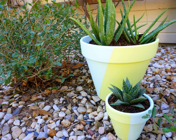 These painted geometric pots loo great inside our outdoors