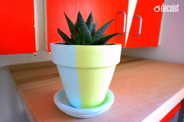 Two-tone painted pot - decoist