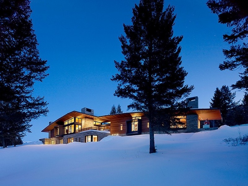 mountain house - night view