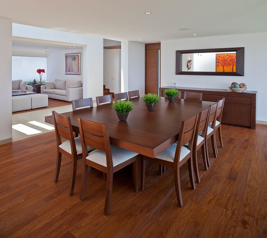 A touch of greenery for the dining room