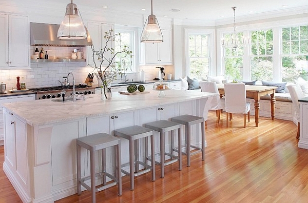 An all-white traditional kitchen with subtle hints of grey