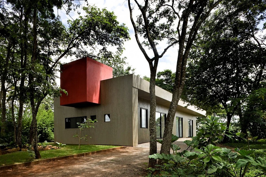 Beautiful house in brazil with industrial design