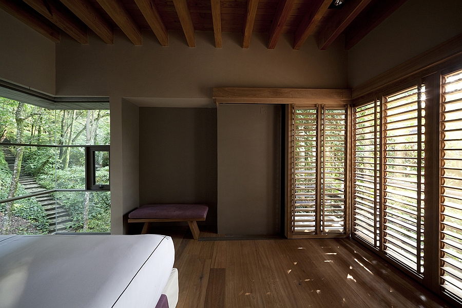 Bedroom with natural interiors and lovely views