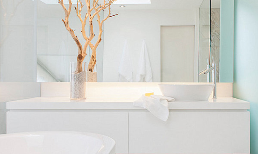 20 Bathrooms That Showcase Minimalist Design