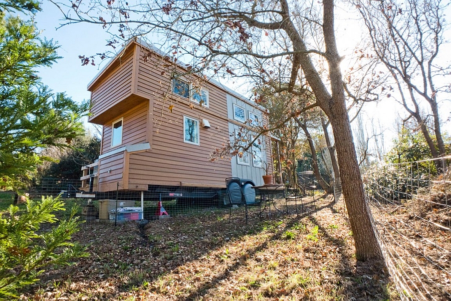 Cantilevered structure of the tiny house