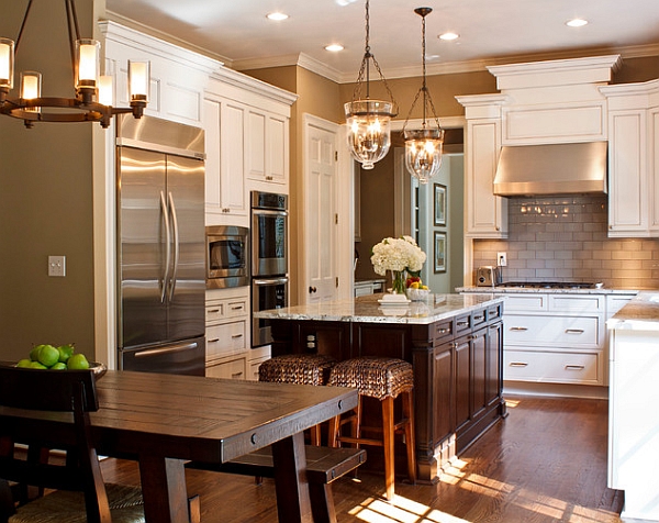 Design of the kitchen cabinets plays an important role in bringing the traditional theme