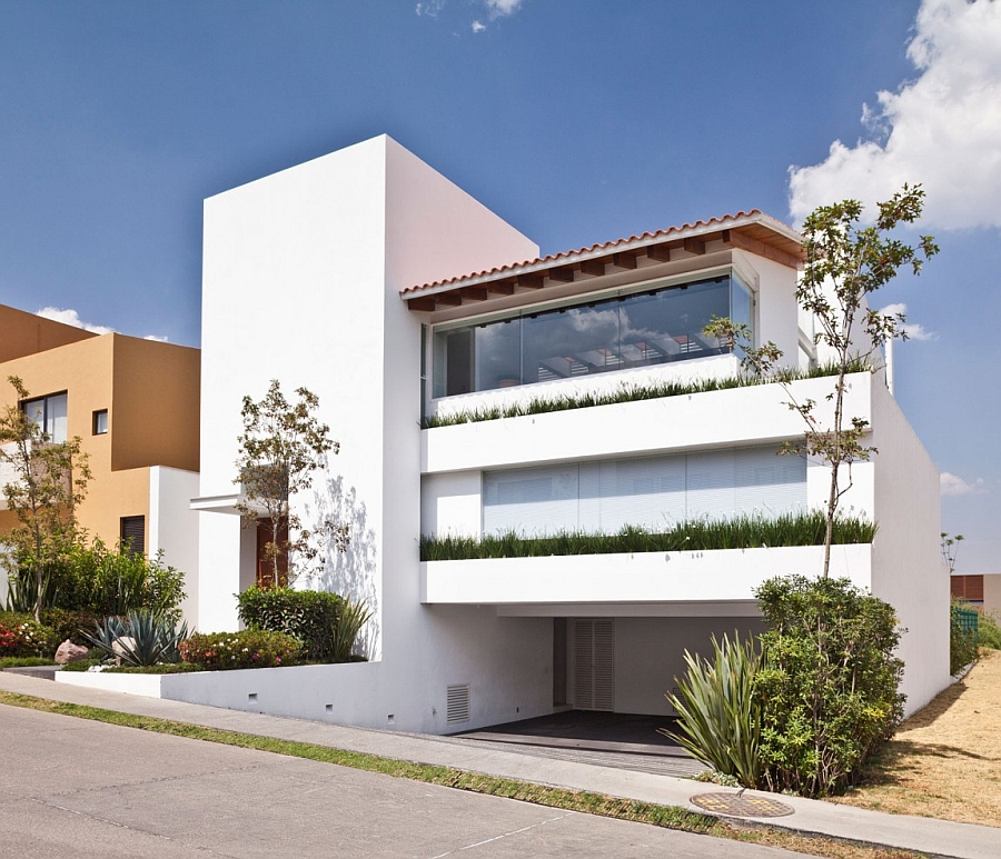 Encinos II by  a.a.a Almazán y Arquitectos Asociados