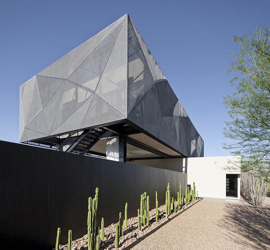 Scintillating Desert House In Las Vegas Brings The Outdoors Inside