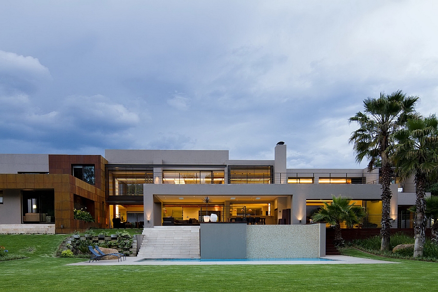 Dramatic Contemporary Residence Amazes With Stunning Design And Decor