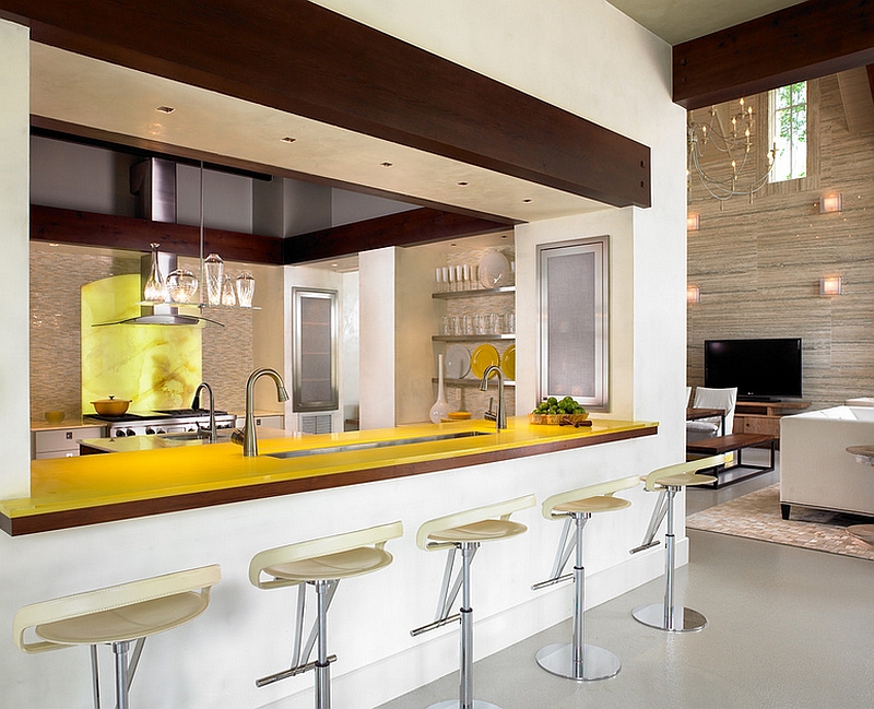 Splendida cucina in giallo e crema