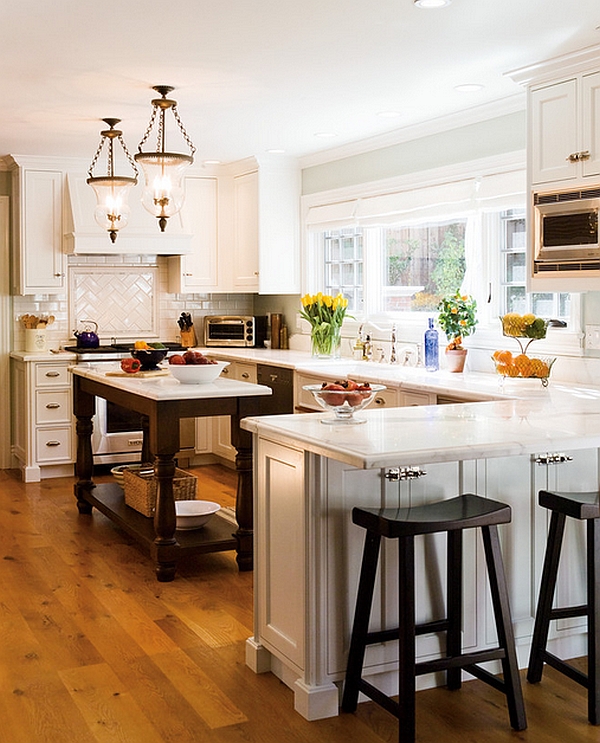 Make the windows an integral part of the traditional kitchen design