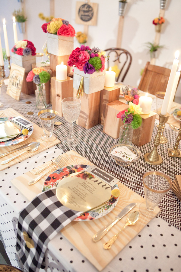 Inexpensive store table linens