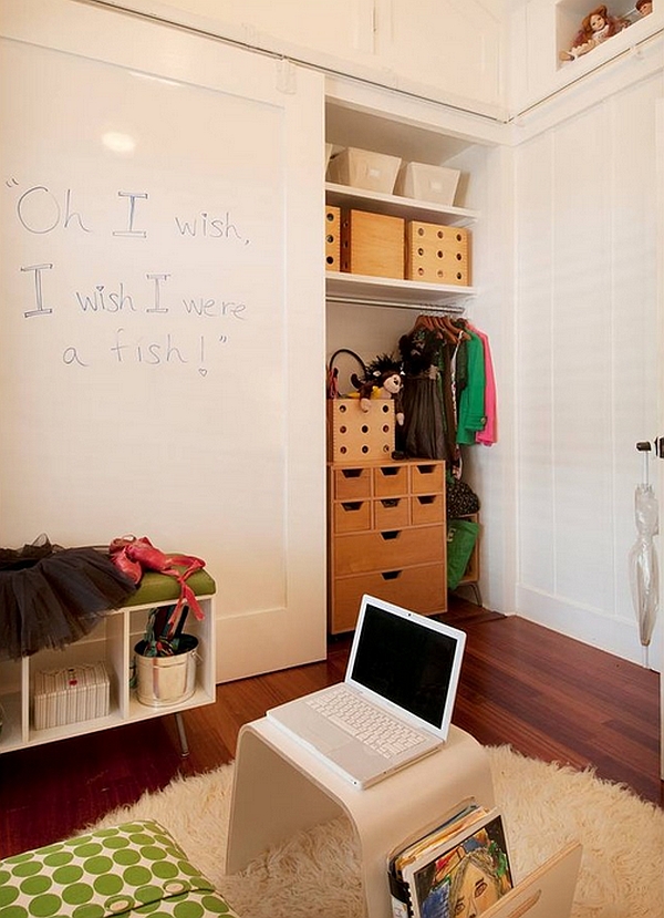 Offi Mag table used as a laptop table in the kids' room