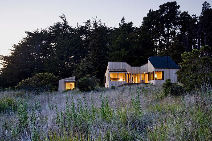Silhouette of the beautifully crafted windows gives shape to the ranch house