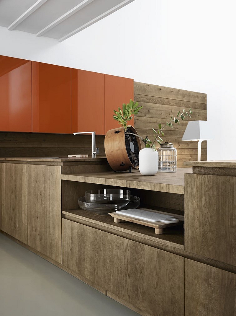 Sleek, contemporary kitchen shelves with hidden handles