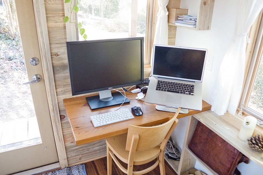 Small computer workstation