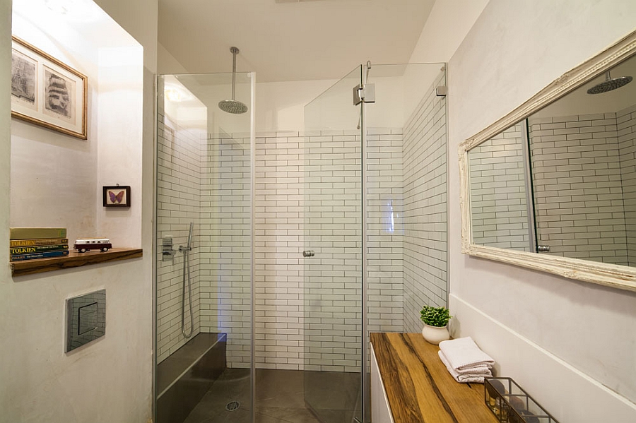 Spacious bathroom design for a small apartment