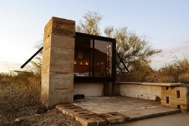 Miner’s Shelter: Tiny Desert Dwelling Clad In Glass And Steel