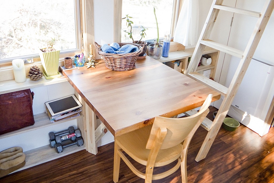 Tiny shelves promote an organized living