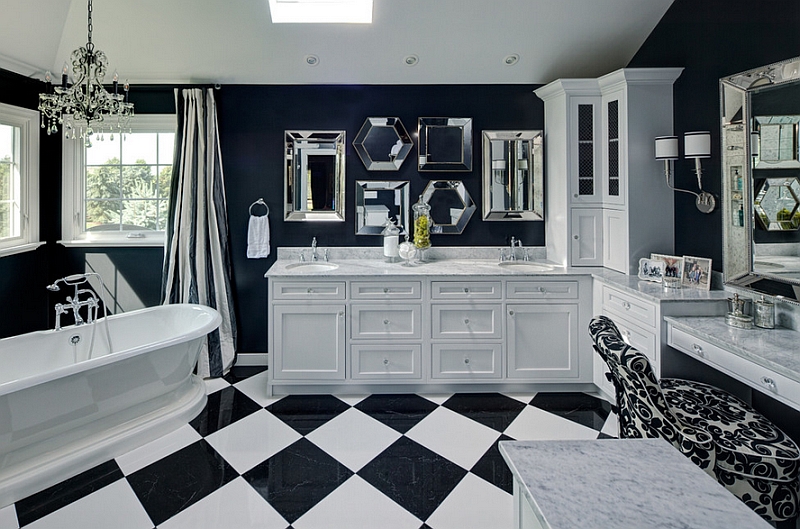 Traditional and luxurious bathroom in black and white