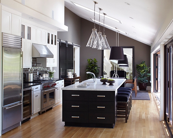 Transitional kitchen that looks simply stunning