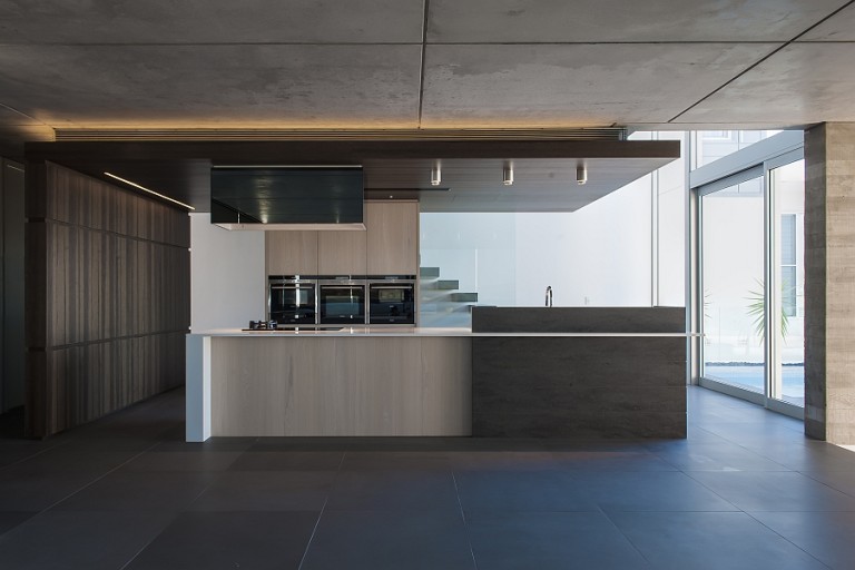 Contemporary Kitchen In Sydney Blends Cutting-Edge Style With Savvy Design