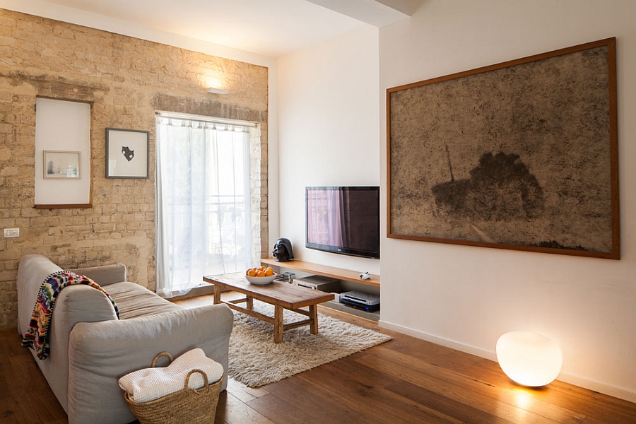 Warm neutral colors in the living room