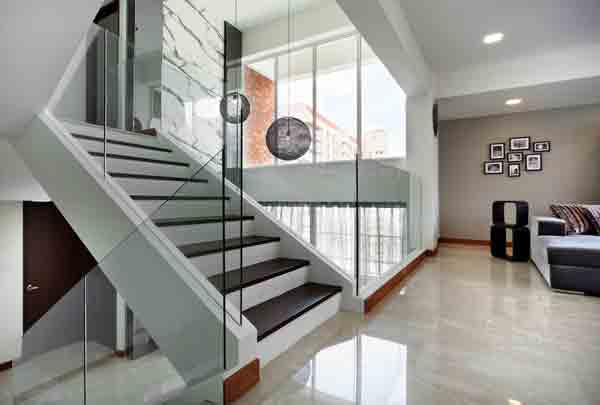 Reflective sandstone floors for the polished modern home