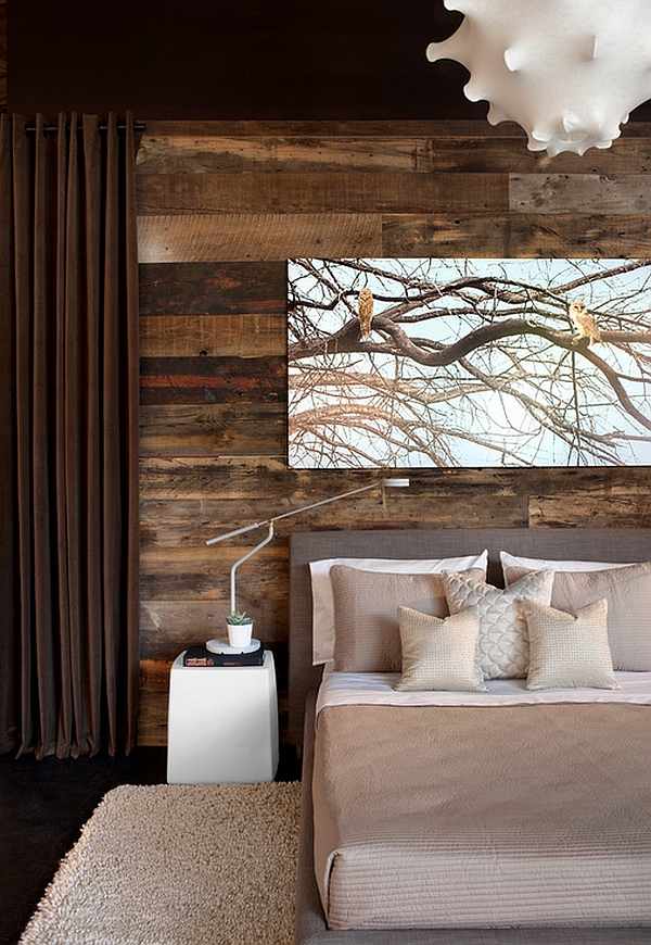 Bedroom that brings home the woodsy cabin style