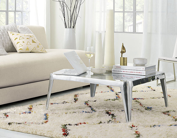 18 Coffee Table Décor Ideas That Are Functional and Beautiful