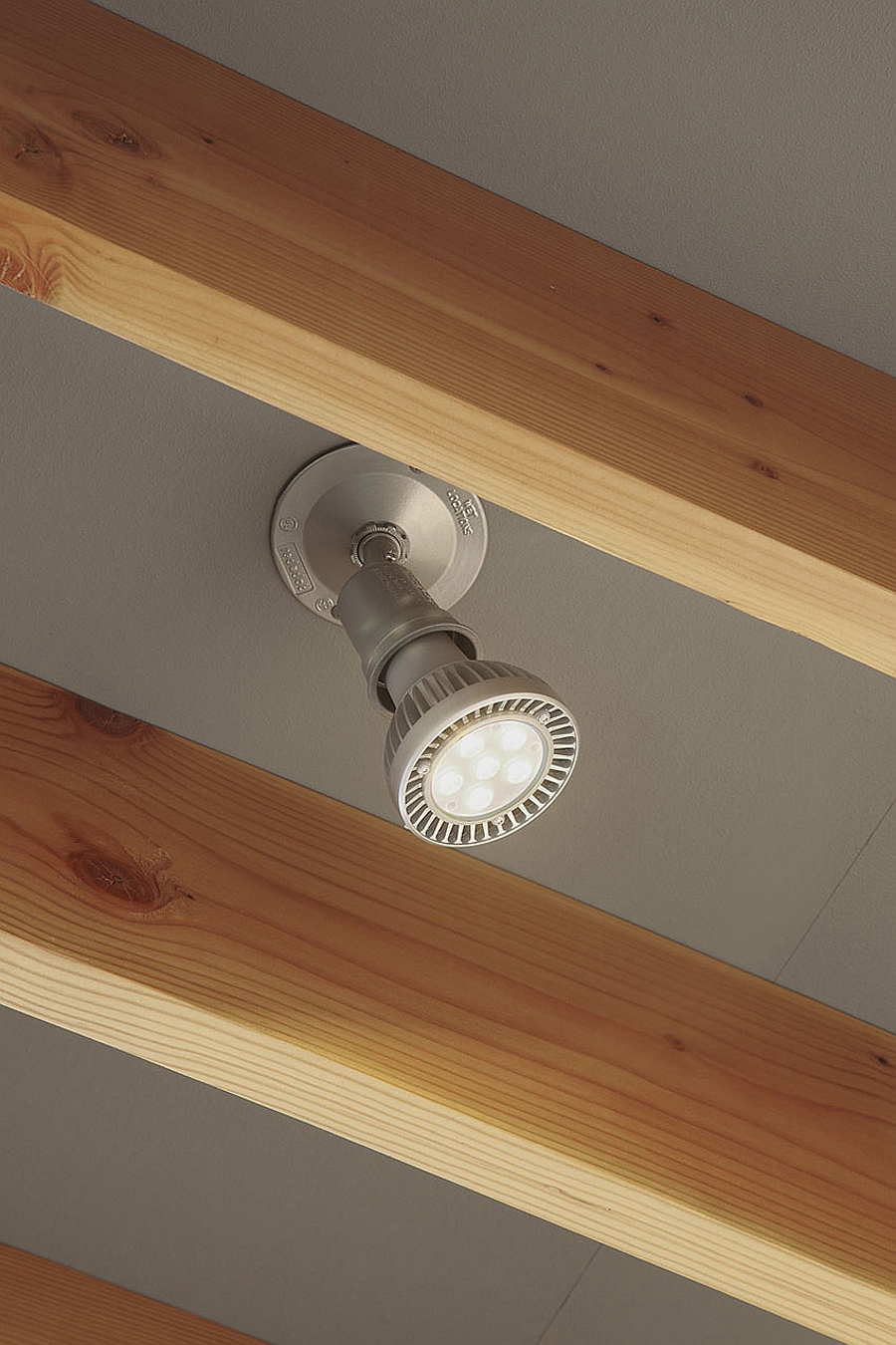 Closer look at the energy-efficinet home lighting installation