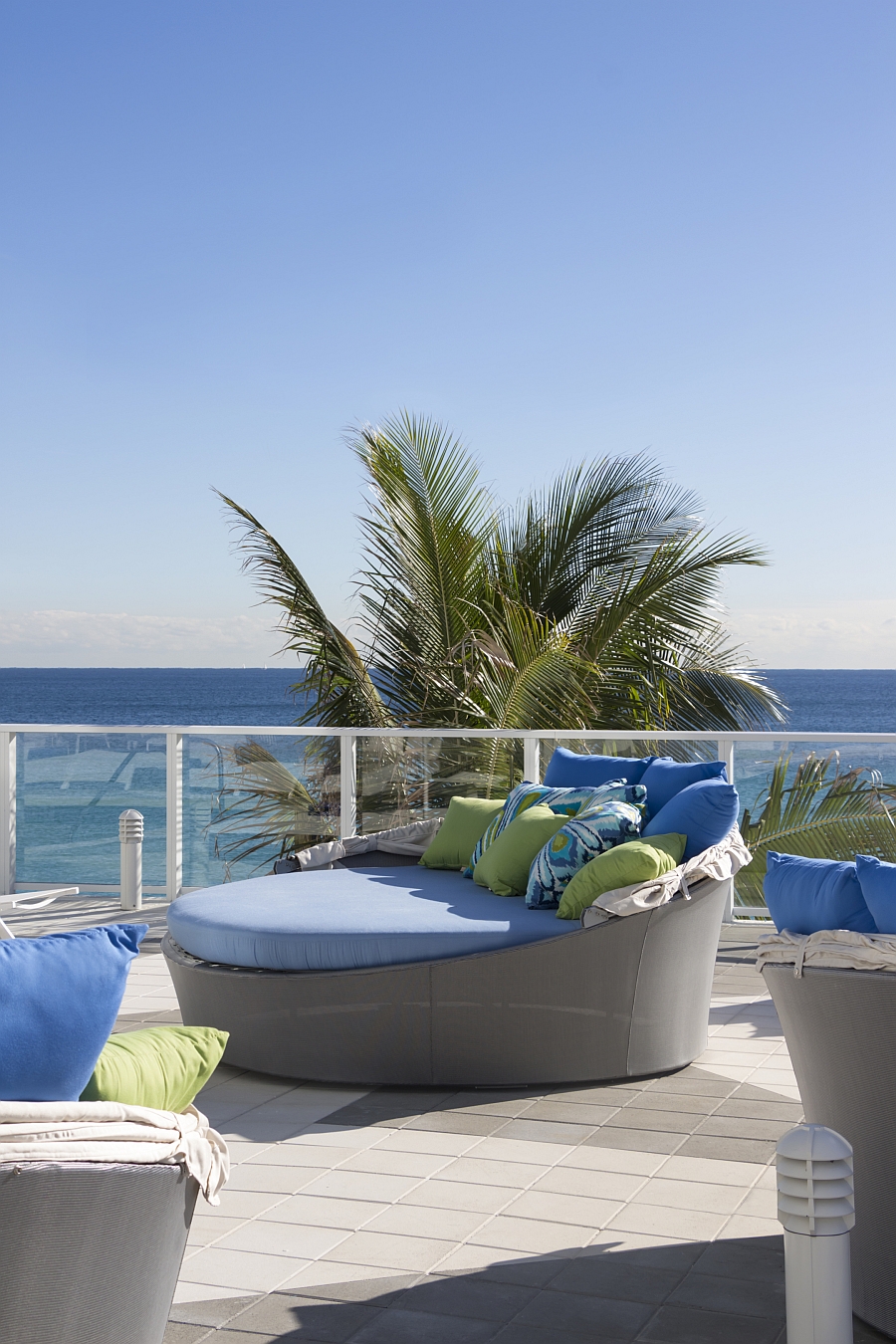 Contemporary outdoor daybed with canopy