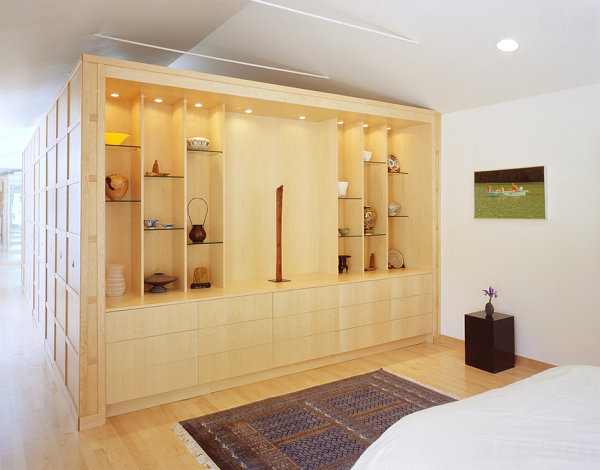 Glass shelving in an Asian-style bedroom