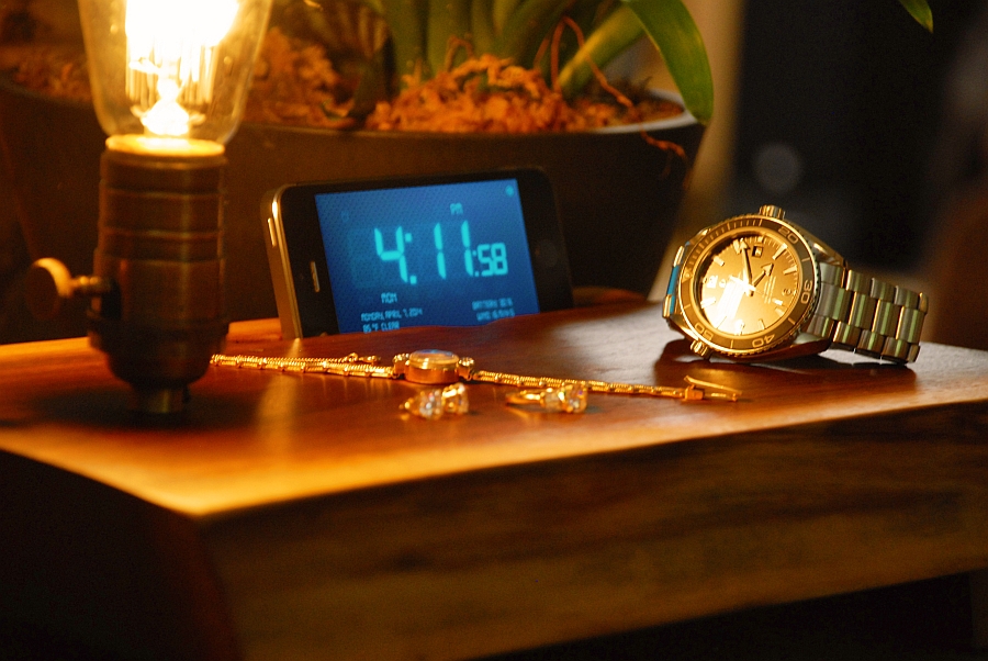 Gorgeous wooden bedside lamp and dock for all your needs