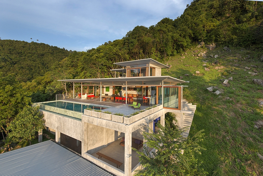 Lavish Home in Thailand surrounded by plenty of greenery