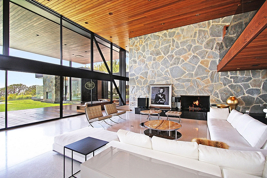 Living room that combines an array of textures