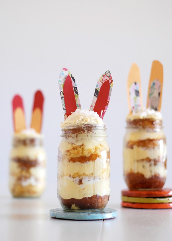 Mason jar bunny cakes