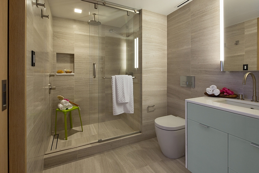 Modern bathroomw ith glass shower enclosure