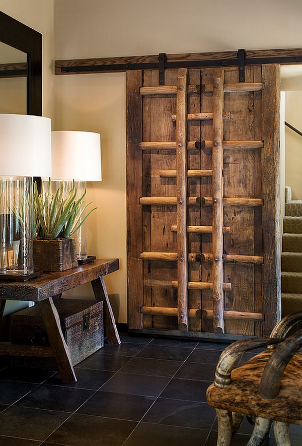 Oversized glass table lamps at the entryway