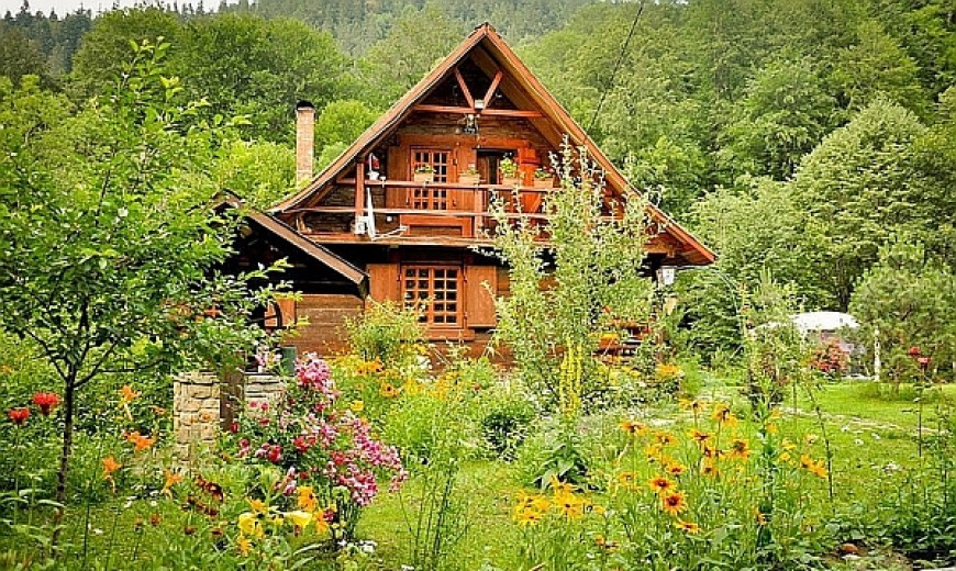 Gorgeous Rustic Home In Romania Combines Traditional Design With Stunning Scenery