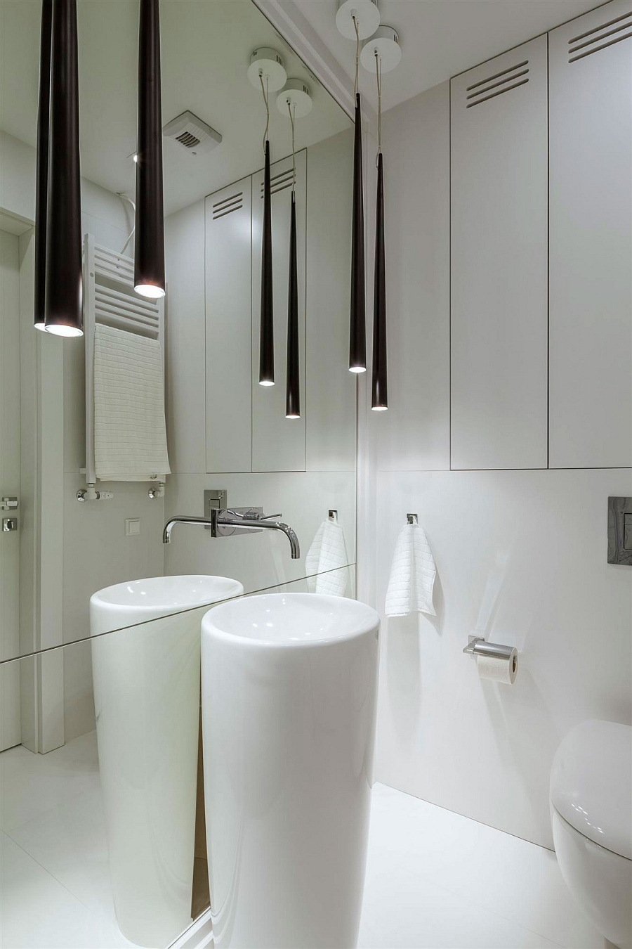 Sleek and stylish bathroom lighting in black