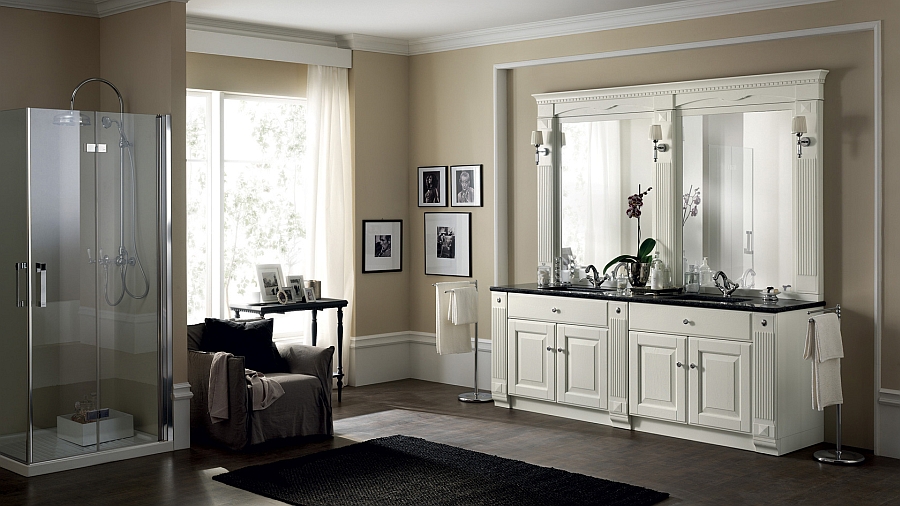 Space-saving glass shower area in the traditional bathroom