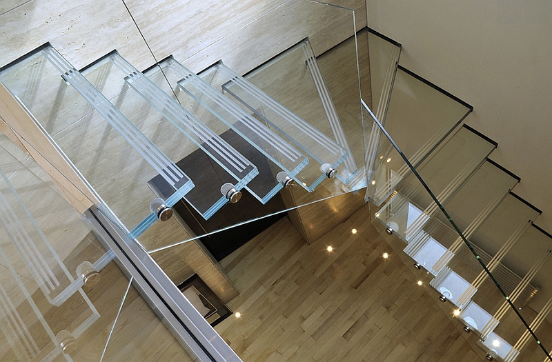 Stylish glass staircase inspired by the Apple Store creation