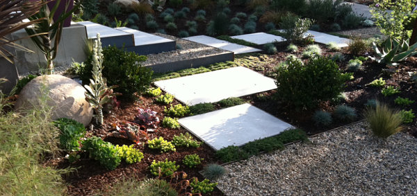 Xeriscaping with mulch and gravel