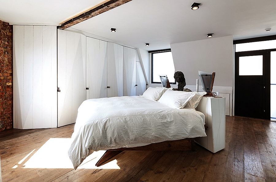 Beautiful Soho bedroom that combines the modern and the traditional