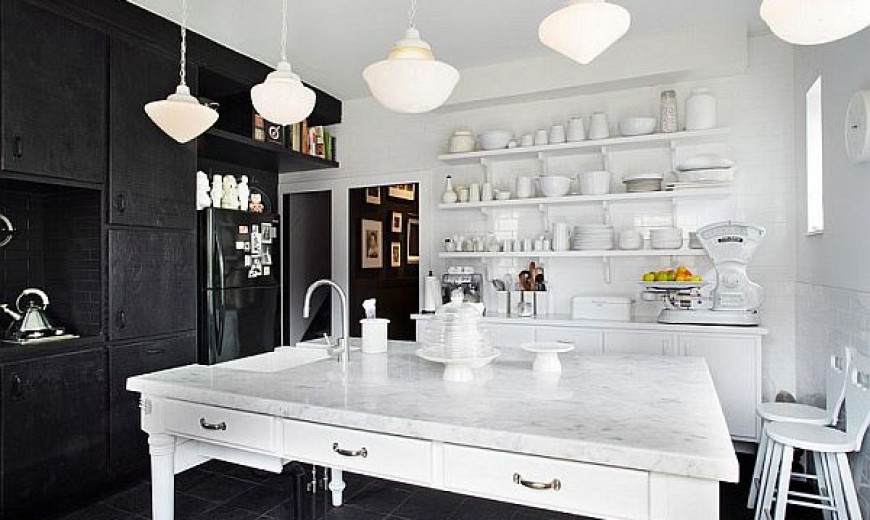 Black And White Kitchen Decorating Ideas