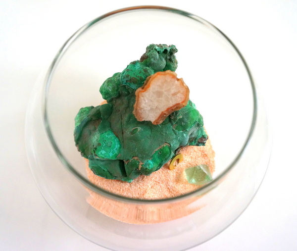 DIY mineral scape project